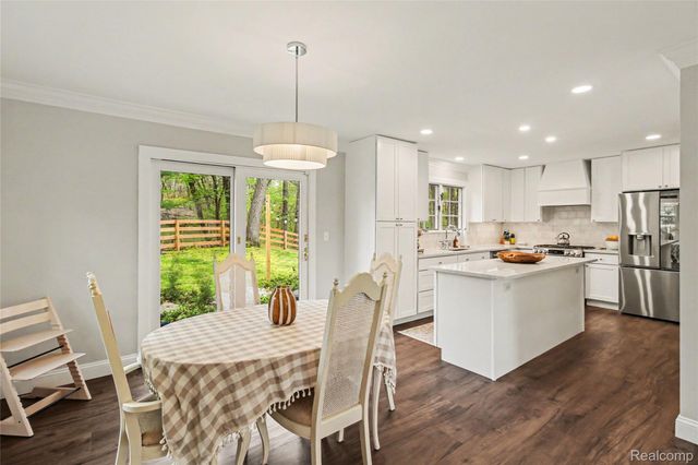 6040 Tall Oak Way, Genoa Township, MI 48116