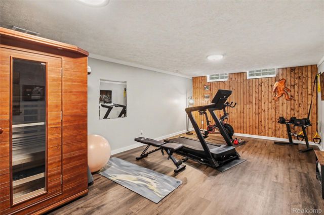 6040 Tall Oak Way, Genoa Township, MI 48116