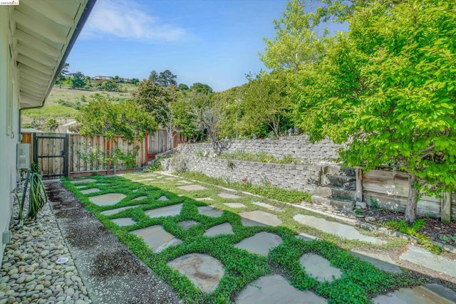 7516 Potrero Ave, El Cerrito, CA 94530