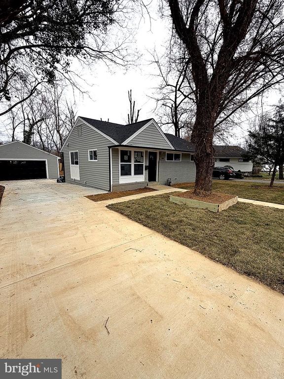 13711 PARKLAND DR, Rockville, MD 20853