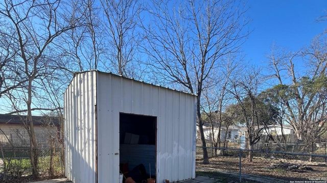 127 Grecian Dr, San Antonio, TX 78223