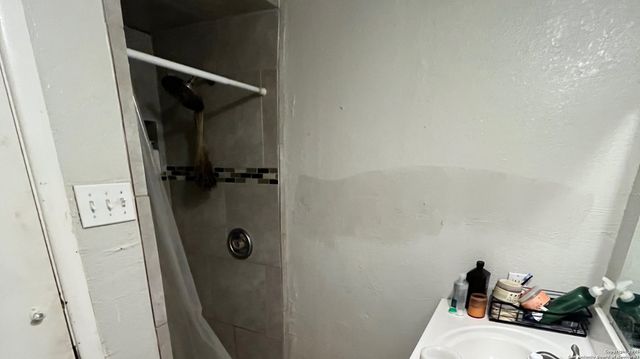 127 Grecian Dr, San Antonio, TX 78223