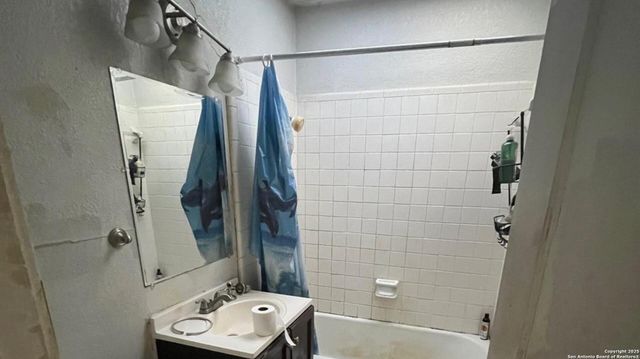 127 Grecian Dr, San Antonio, TX 78223