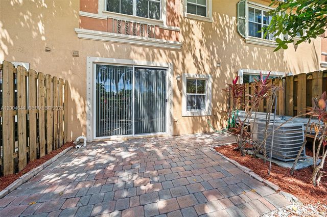 4948 Tradewinds Ter 504, Dania Beach, FL 33312