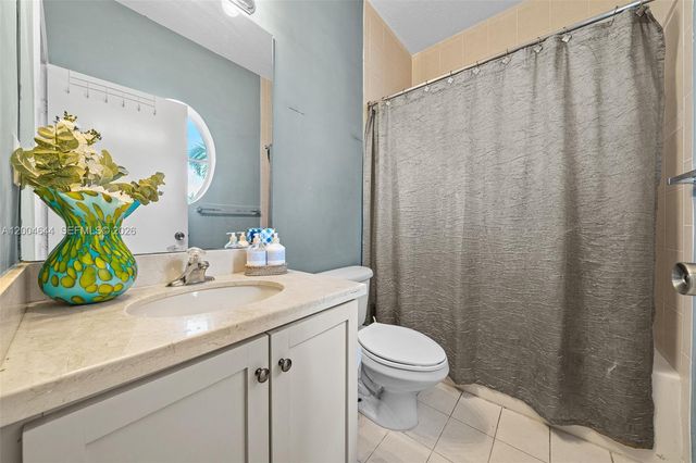 4948 Tradewinds Ter 504, Dania Beach, FL 33312
