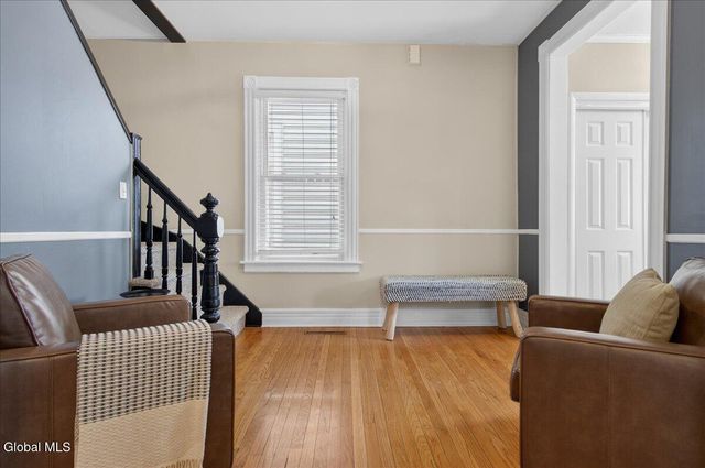 14 Parkview Court, Troy, NY 12180