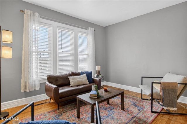 14 Parkview Court, Troy, NY 12180