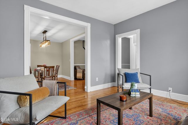 14 Parkview Court, Troy, NY 12180