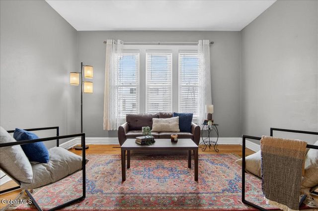 14 Parkview Court, Troy, NY 12180