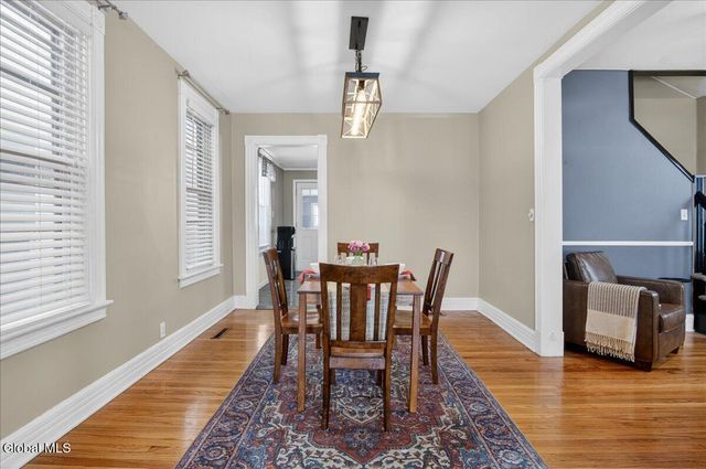 14 Parkview Court, Troy, NY 12180