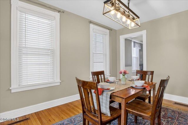 14 Parkview Court, Troy, NY 12180