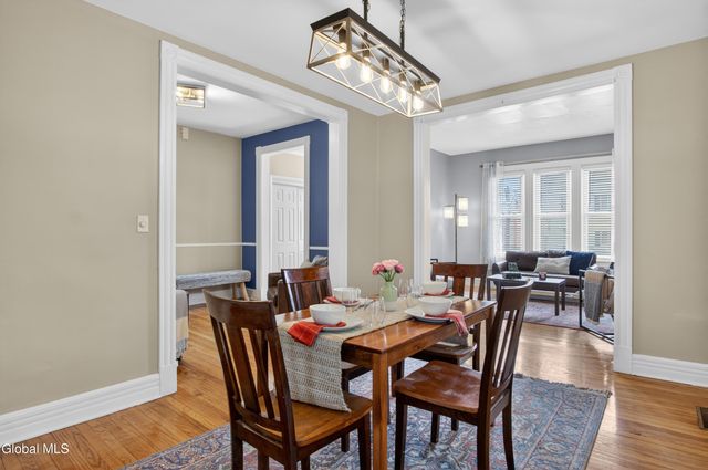 14 Parkview Court, Troy, NY 12180