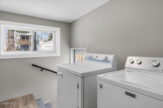 14 Parkview Court, Troy, NY 12180