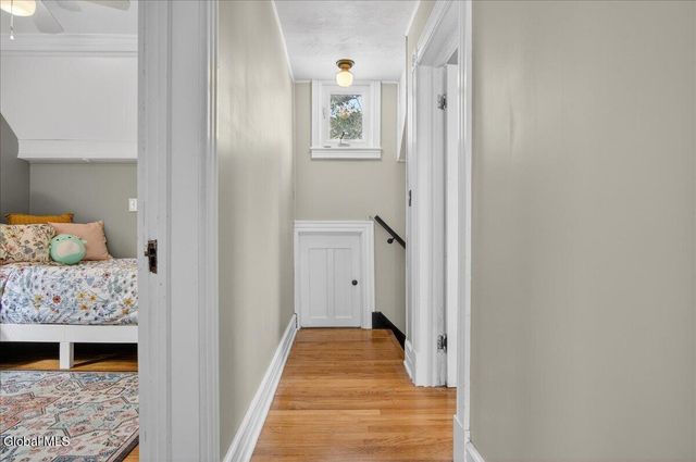 14 Parkview Court, Troy, NY 12180