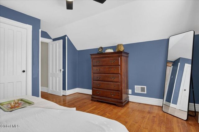 14 Parkview Court, Troy, NY 12180