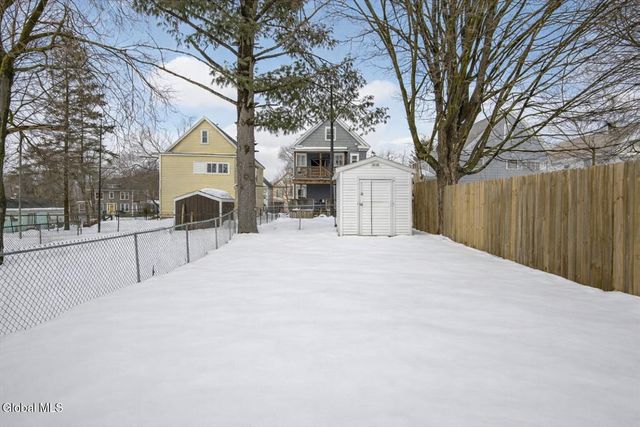 14 Parkview Court, Troy, NY 12180