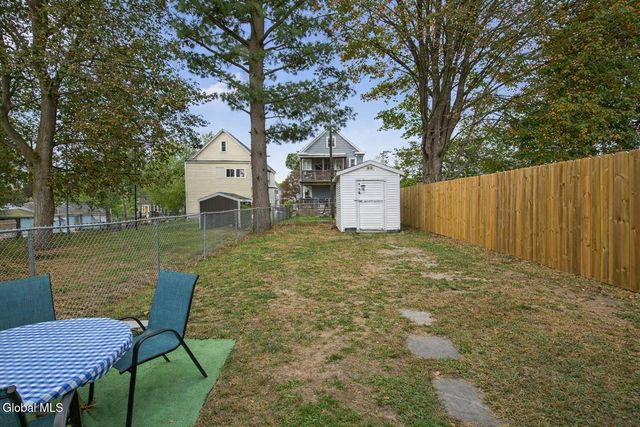 14 Parkview Court, Troy, NY 12180