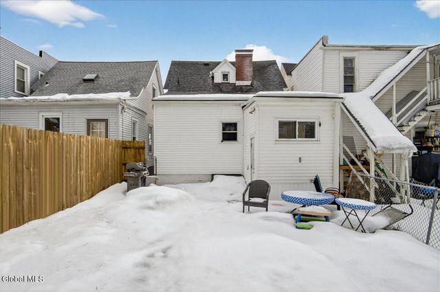 14 Parkview Court, Troy, NY 12180