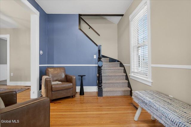 14 Parkview Court, Troy, NY 12180