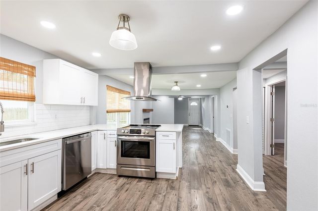 8006 N 14TH STREET, Tampa, FL 33604