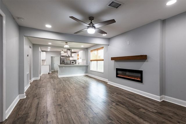 8006 N 14TH STREET, Tampa, FL 33604