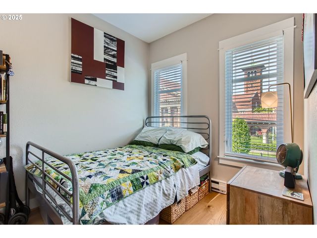 1714 Nw COUCH St 7, Portland, OR 97209