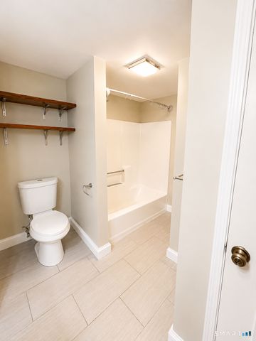 91 Stowe Avenue 102, Milford, CT 06460