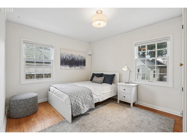 4334 Ne CESAR E CHAVEZ Blvd, Portland, OR 97211