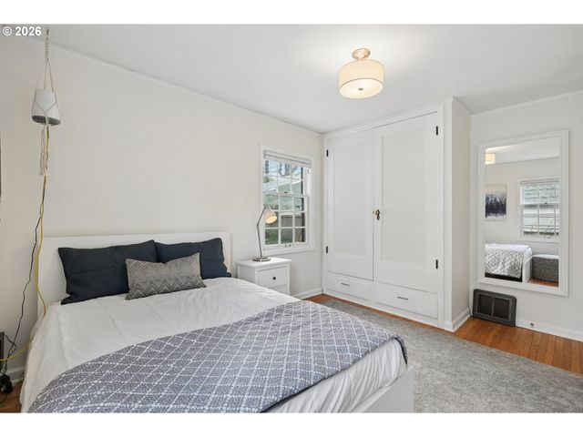 4334 Ne CESAR E CHAVEZ Blvd, Portland, OR 97211