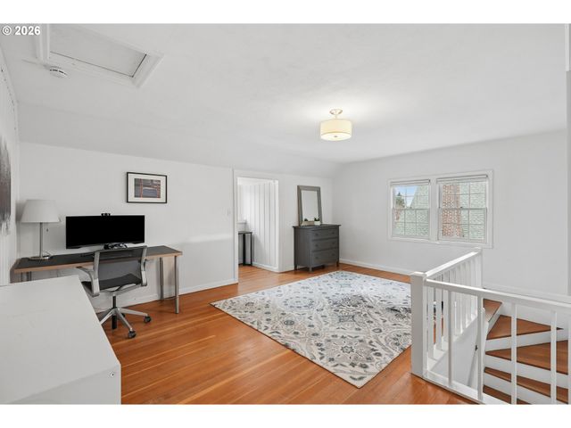 4334 Ne CESAR E CHAVEZ Blvd, Portland, OR 97211