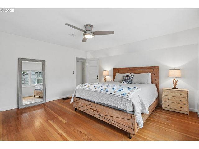 4334 Ne CESAR E CHAVEZ Blvd, Portland, OR 97211