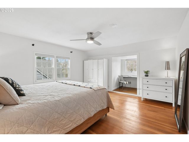 4334 Ne CESAR E CHAVEZ Blvd, Portland, OR 97211