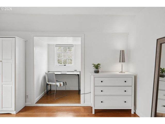 4334 Ne CESAR E CHAVEZ Blvd, Portland, OR 97211