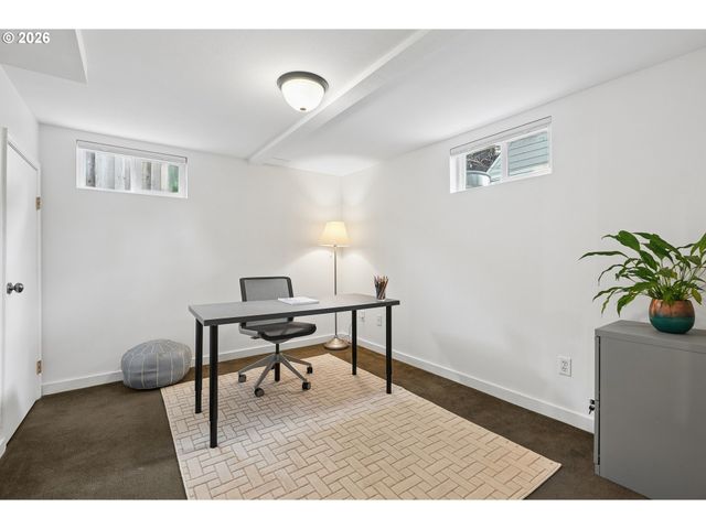 4334 Ne CESAR E CHAVEZ Blvd, Portland, OR 97211