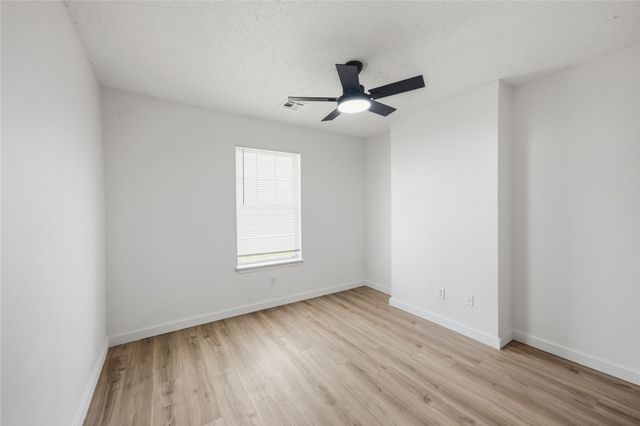 12006 E 115th Street N, Collinsville, OK 74021