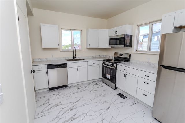 514 E Crawford Ave, Connellsville, PA 15425