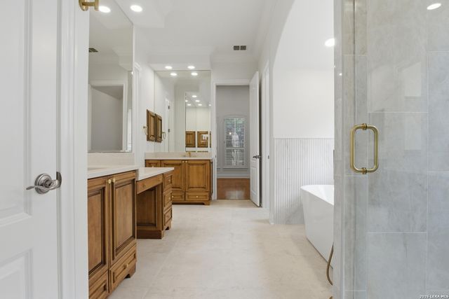 82 Westcourt ln, San Antonio, TX 78257