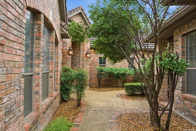 82 Westcourt ln, San Antonio, TX 78257