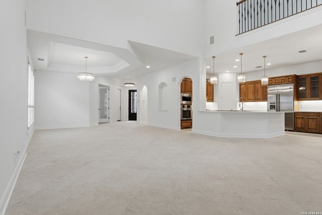 82 Westcourt ln, San Antonio, TX 78257