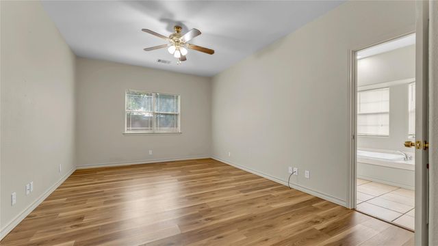 122 Eagle Point DR, Kingsland, TX 78639