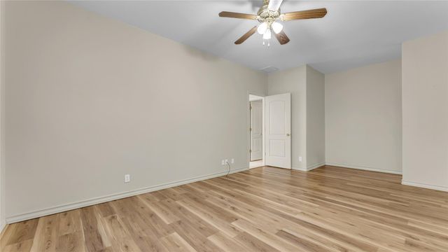 122 Eagle Point DR, Kingsland, TX 78639