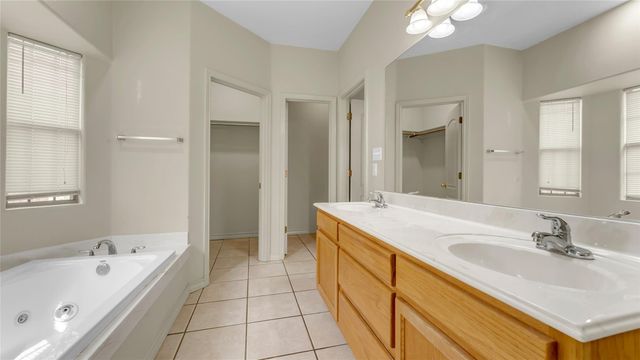 122 Eagle Point DR, Kingsland, TX 78639