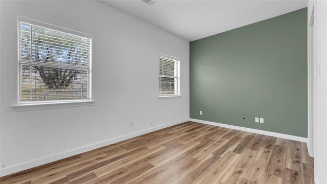 122 Eagle Point DR, Kingsland, TX 78639