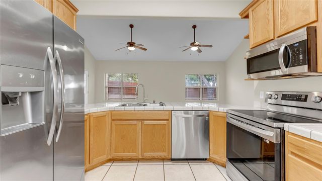 122 Eagle Point DR, Kingsland, TX 78639