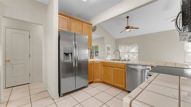 122 Eagle Point DR, Kingsland, TX 78639