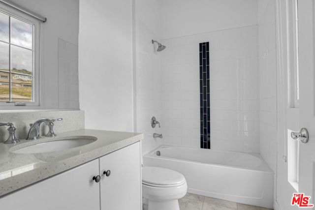 12509 N Saddle Court, Porter Ranch (los Angeles), CA 91326