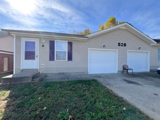 528 Luxury Dr Apt B, Clarksville, TN 37043