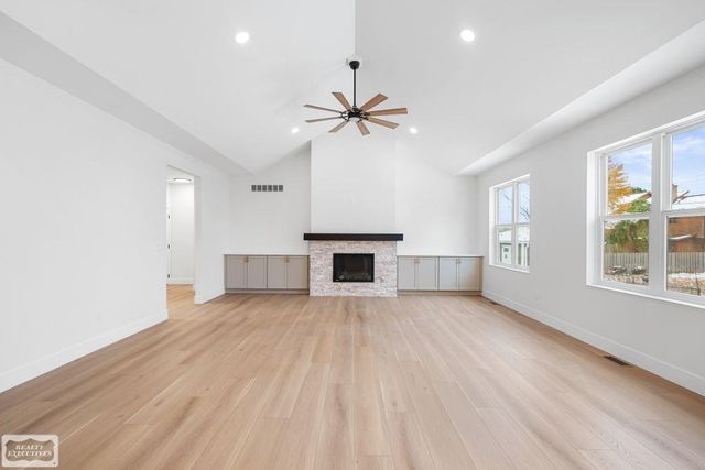 39105 Chart Street, Harrison Twp, MI 48045