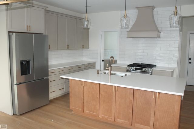 39105 Chart Street, Harrison Twp, MI 48045