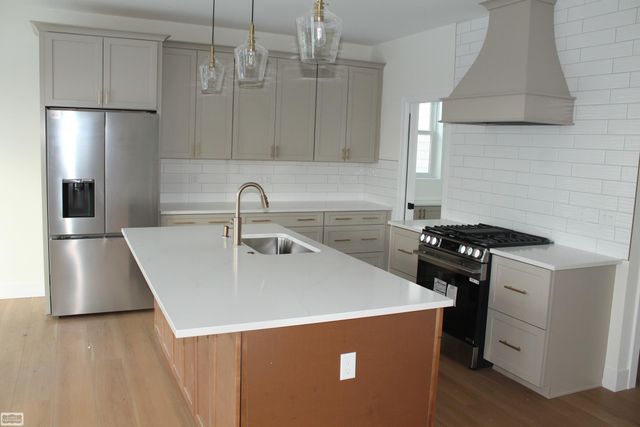 39105 Chart Street, Harrison Twp, MI 48045